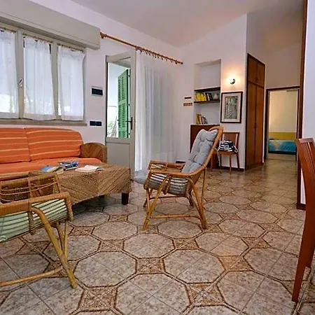 Spacious Surrounded By Lush Greenery Lignano Sabbiadoro